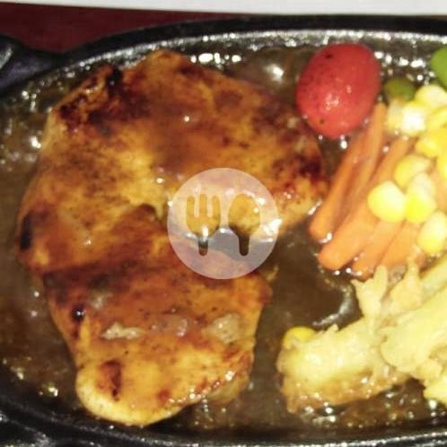Tenderloin Steak 200 menu Cerise Cafe, Moh. Toha