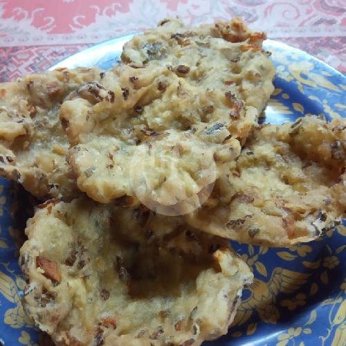 Combro, kroket menu Pisang Goreng Laris Manis, Padang Timur