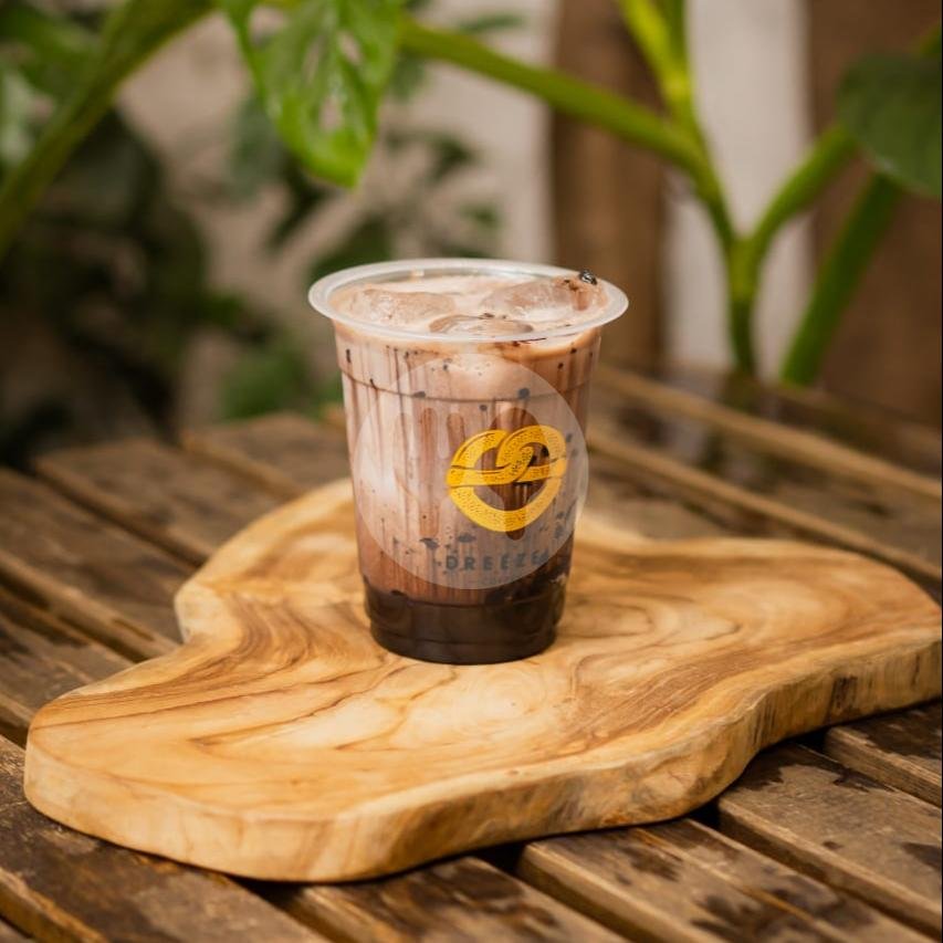 Coldbrew Black menu Dreezel Coffee, Pajajaran