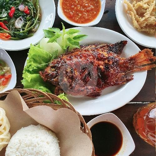 Warung Makan Mbah Putri: Tempat Kenangan dan Rasa di Yogyakarta