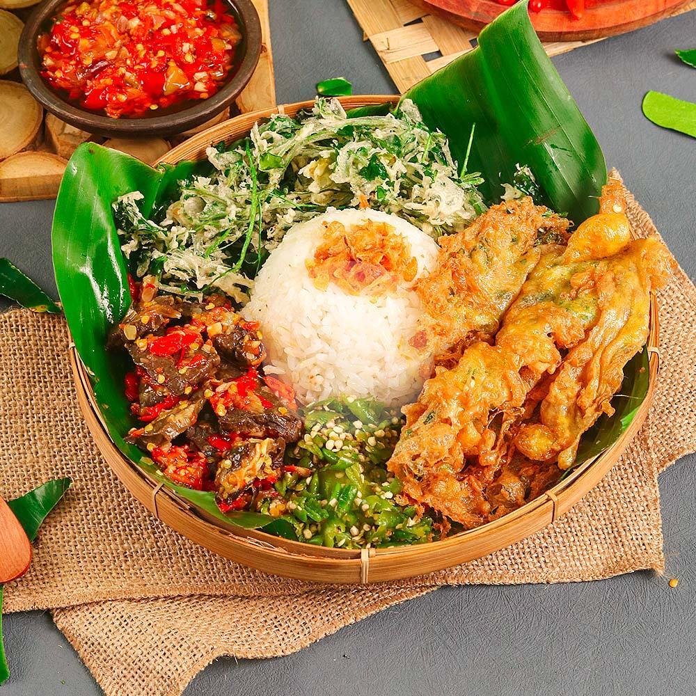 Nasi Telur Dadar Sambal Udang menu Dadar Beredar, Jaktim