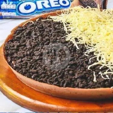 Spesial Oreo menu Martabak Santiago, Fatmawati
