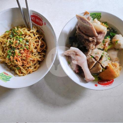 Mie Bakso Warkad: Pengalaman Kuliner Mantap di Cikutra Barat, Bandung