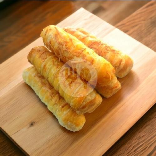 Pastry Ayam (isi 3) menu Rossen Brown Cake & Cookies, Sukamanah