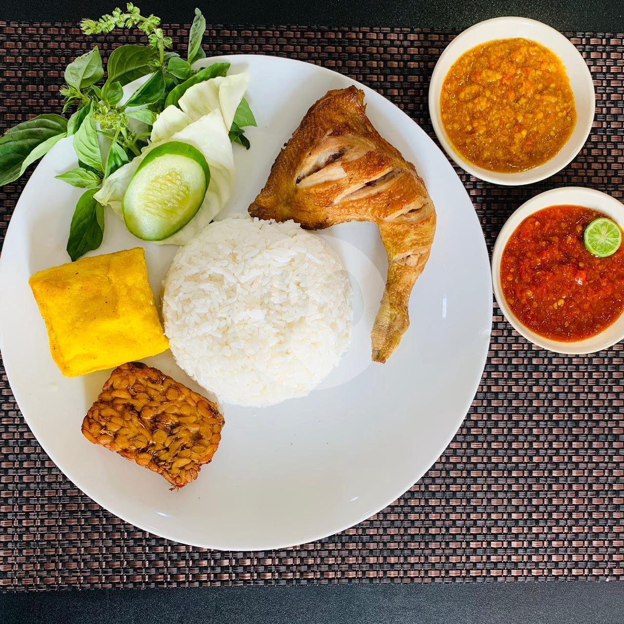 Paket Soto Babat menu Pecel Lele & Ayam Goreng Soegih, Kiaracondong