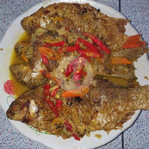 Nasi + Mangut Iwak Kali menu Warung Makan Ikan Segar Pak Parno - Blondo