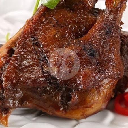 Nasi Uduk + Bawal Goreng menu Nasi Uduk Ayam Tulang Lunak Pak Eddy, Kebon Sirih Timur