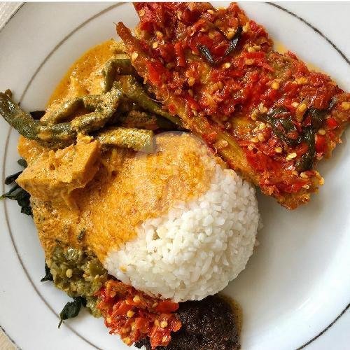 Nasi Ayam Rendang menu Sabana Kapau Ramdan, Moch Ramdan