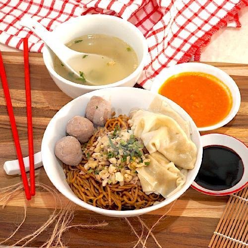 Yamien Manis Pangsit menu Mie Baso Pangsit Legend ms, Bandung Kulon