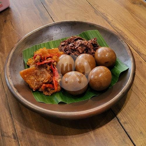 Paket 1 ( Besek ) menu Gudeg Yu Djum, Kaliurang