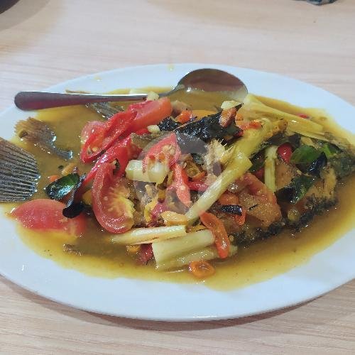 Gurami Goreng menu Rumah Makan Pondok Gandrung, Ketintang Madya