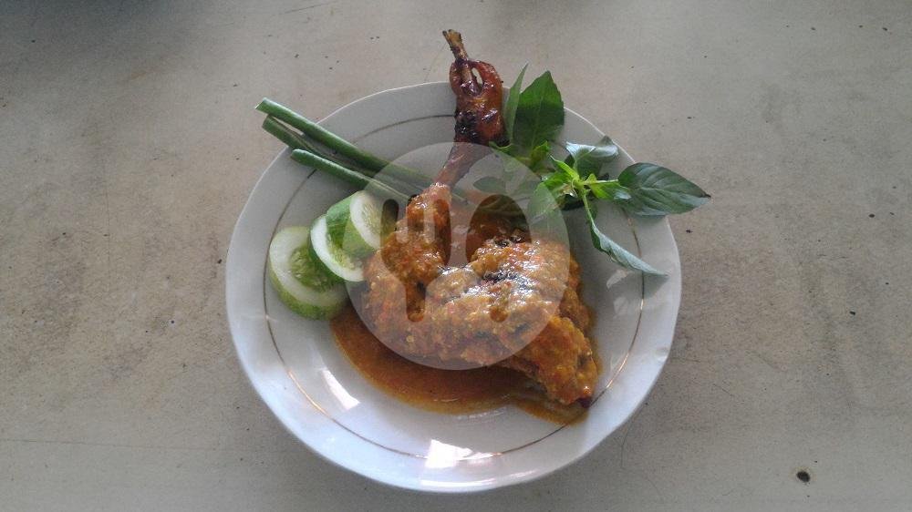 Panggang Ayam menu Rumah Makan Barokah Terminal Kajen