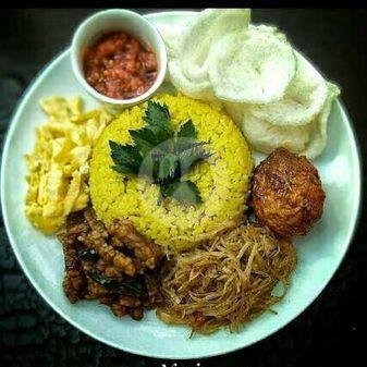 Nasi Kuning dan Ayam Bakar Dapur Ceria: Surga Kuliner di Sarijadi Bandung