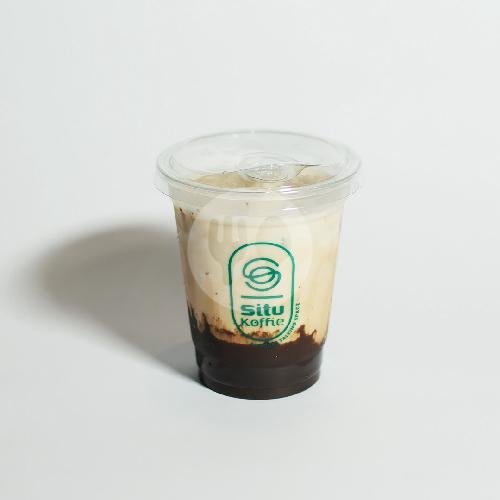 Iced Vanilla Strawberry menu Situ Koffie, Flamboyan