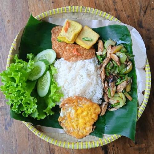 Paket Lengkap Ijo Ambyarrr menu Sego Sambel Pindang, Jl Semangu 112 Gedong Kuning