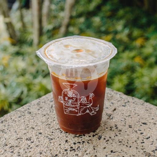 Es Kopi Hitam Apel menu Makmur Jaya Coffee Roaster, Sawunggaling