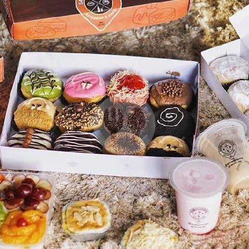 Review Menyentuh Hati di Sabilla Donuts, Letjend Sutoyo Malang