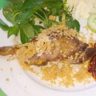 Bebek Goreng menu Warung Makan Bu Mus, Gisikdrono
