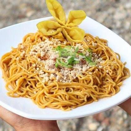 Naskot Ayam Penyet menu Mie Mandjoer, Sukabumi