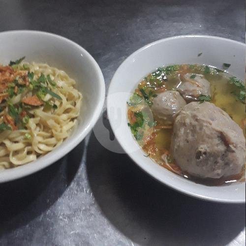 Yahun Manis menu Mie Bakso Urat Mas Jangkung, Pasir Koja