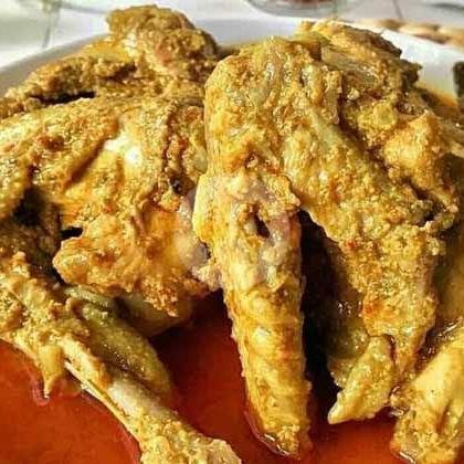 Nasi Ayam Balado + Air Mineral 300 ml menu Masakan Padang Surya Minang Prasmanan, Betro