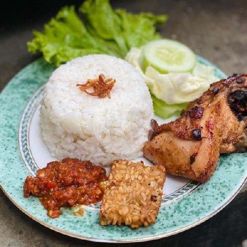 Nasi Ayam Bacem + Es Jeruk menu Warung Rila, Kahayan