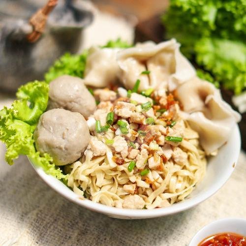 Pangsit Mie Bakwan menu Depot Pangsit Mie dan Lemper Ayam Special 168, Walikota Mustajab