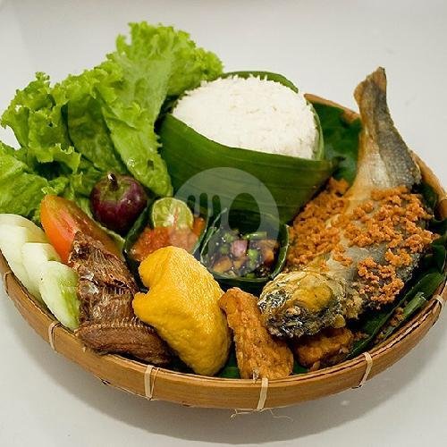 Nasi Uduk Bebek Goreng/Bakar menu Nasi Uduk Kebon Kacang, Tanah Abang