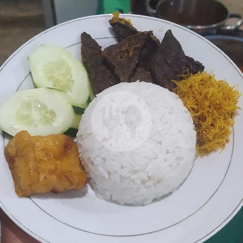 Gudeg Komplit Tanpa Nasi Ayam Potong menu Warung Gudeg Bu Toegijo, Kertajaya