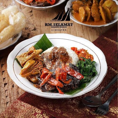 Nasi Ayam Gulai menu Nasi Padang RM Selamat, Ciwastra