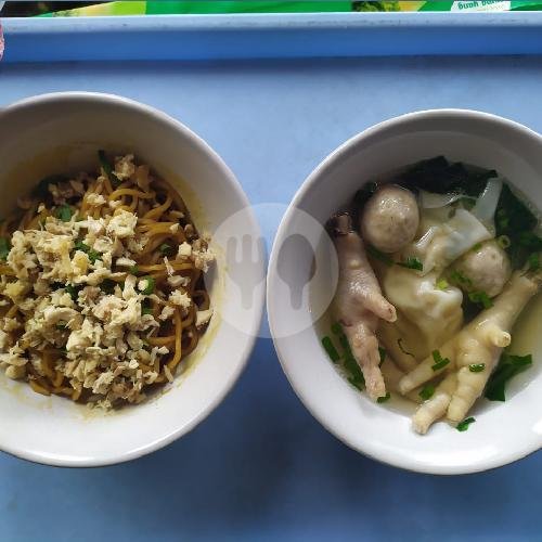 Mie Yamien Manis/Asin Pangsit menu Mie Baso si Doel, Dr Djunjunan