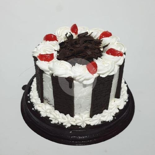Blackforest Classic Flower Small ( Diameter 12cm Tinggi 7cm ) menu Toko Kue Lingga Kitchen, Rancabentang