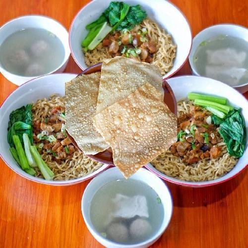 Combo 3 menu Bakmi Kaka, Hasanudin