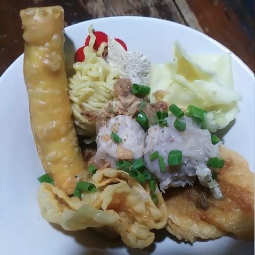 Bakso Halus Besar 1 Biji menu Pangsit & Mie Ayam Dan Bakso Cak Mol, Landungsari