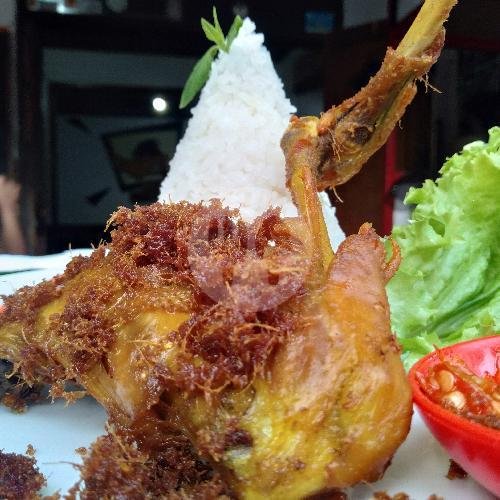 Nasi Ayam Goreng Remek Kemangi Pejantan menu Bebek Cengos Muara Rasa, Muararajeun Baru