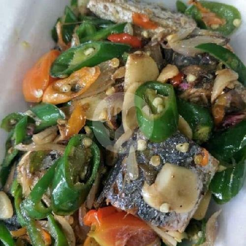 Pencok Ikan Cue menu Warung Lalapan Ibu Siti Surabaya, Sebelah Masjid Assyukur