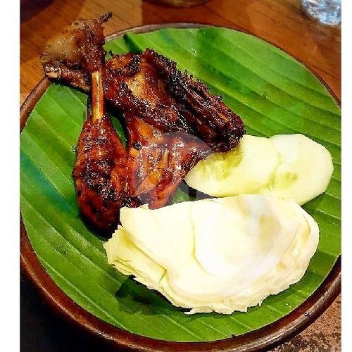 Review Ayam Bakar De Al: Pengalaman Makan Siang yang Memuaskan di Baturan