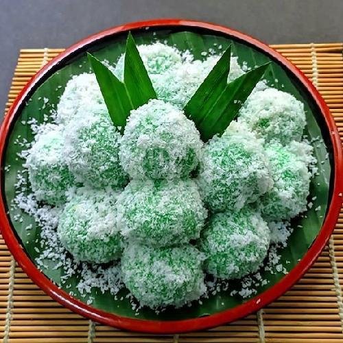 PUTU BAMBU 5PC DAN KUE MALAKA 5PC menu PUTU BAMBU MEDAN DELI, PURI INDAH, PESANGGRAHAN RAYA