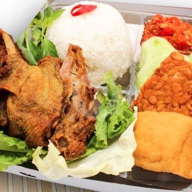 Paket Bebek Bakar 1/4 menu Kuliner Aqila, Gurah