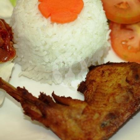 Ayam Dada / Paha Goreng / Penyet / Kremes menu Pecel Lele Dan Ayam Goreng Cak Roy, Jatinegara