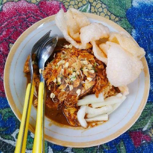 Review Warung Bu Bambang: Spesial Rujak Cingur & Tahu Lontong di Kediri