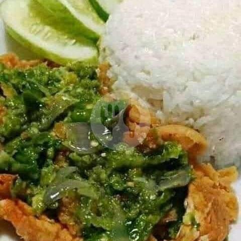 Geprek Sambel Ijo menu Ayam Bakar Geprek Mas Pendek, Mayor Achmadi