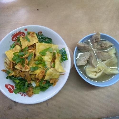 Mie Ayam Bakso Pak Man: Nostalgia Rasa di Mampang Prapatan