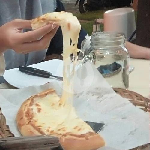 Pizza Pepperoni Reguler menu EJ Enjoy Pizza, ETC Wiyung