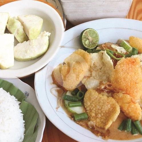 Gado-Gado Cemara: Kuliner Legendaris di Tanah Abang yang Wajib Dicoba
