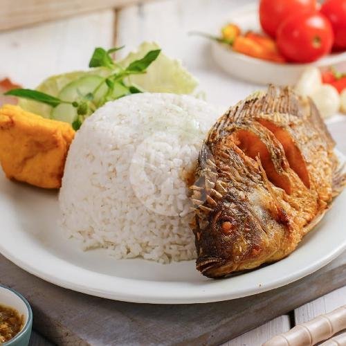 Ayam Bakar + Nasi menu Lalapan Cak Qodir, Dau