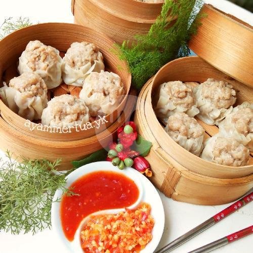 Bola Coklat menu Ayam Mertua, UGM