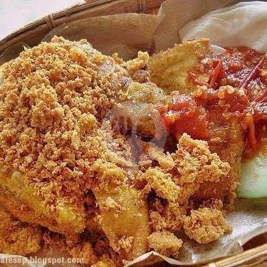 Ayam Kremes Jumbo + Nasi menu Warung Mama, Sukun