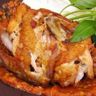 Ayam Penyet Sambal Gledek Moncoor menu Waroeng Darino