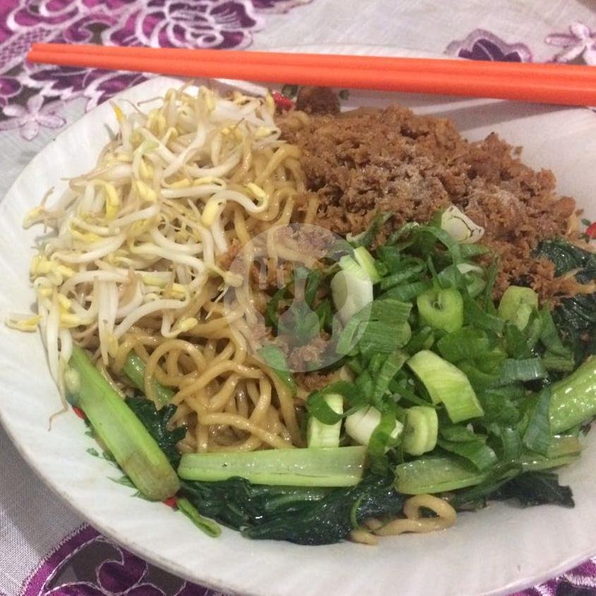 Kwetiau Ayam Bakso menu Mie Ayam Bangka Awat, Rukan Grand Galaxy City